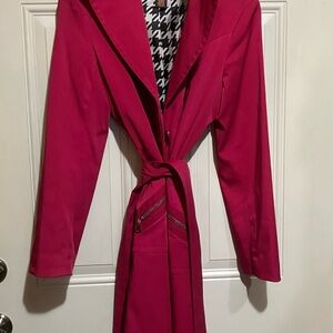 Vintage Art Deco Bandolino Women’s Fuchsia Tie-Waist Trench Coat Never worn